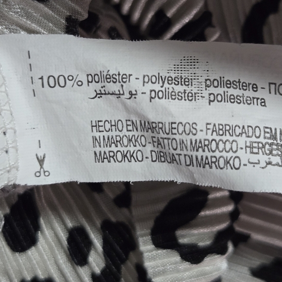 ZARA Wrap Pleated Crinkle Leopard Print V Neck Blouse Black White Size Medium - Picture 6 of 8